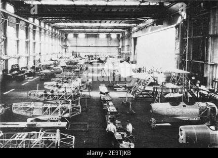 N3N Produktion in der Marineflugzeugfabrik c1937. Stockfoto