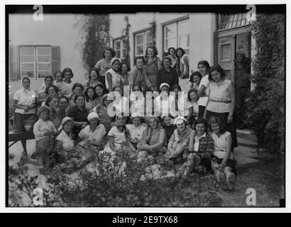 Nahalal. Landwirtschaftliche Schule für Mädchen. Gruppe von Schülerinnen Stockfoto