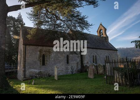 Die 12th Jahrhundert Downland Kirche von St. Mary Barlavington in der Nähe von Petworth, West Sussex, Großbritannien Stockfoto