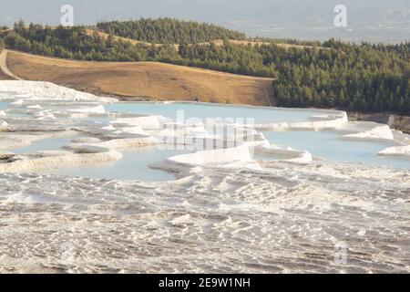 Natürliche Travertin Pools in Pamukkale. Pamukkale, Türkei Stockfoto