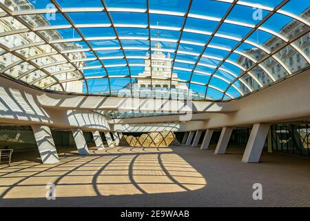 Blick auf das alte bulgarische parlament von der serdika U-Bahn-Station Stockfoto