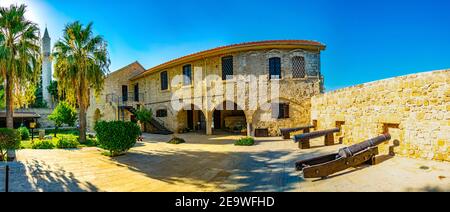 Innenhof der Larnaka Burg auf zypern Stockfoto