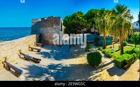 Innenhof der Larnaka Burg auf zypern Stockfoto