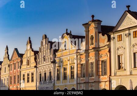 Historische Häuser im Abendlicht auf dem Marktplatz in Telc, Tschechische Republik Stockfoto