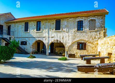 Innenhof der Larnaka Burg auf zypern Stockfoto