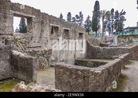 Herculaneum Ruinen, alte römische Fischerstadt begraben durch den Ausbruch des Vesuv in AD 79, begraben unter vulkanischer Asche & erhalten fast intakt. Stockfoto