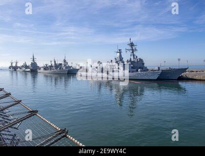 NATO-Schiffe festgemacht Naval Station Rota, Spanien, am 7. Oktober 2019 (191007 Stockfoto