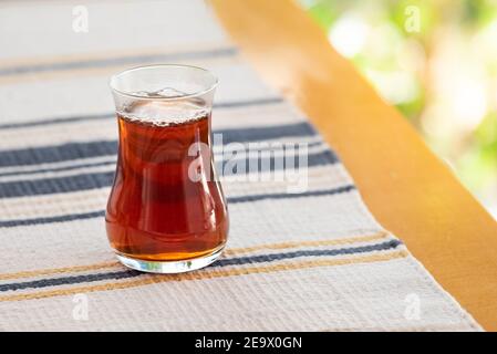 Tee (Cay auf Türkisch) ist in der Türkei beliebter als Kaffee. Stockfoto