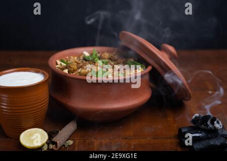 Chana Masala Gemüsepulao oder würzige Kichererbsen Reis - indisch Essen Stockfoto