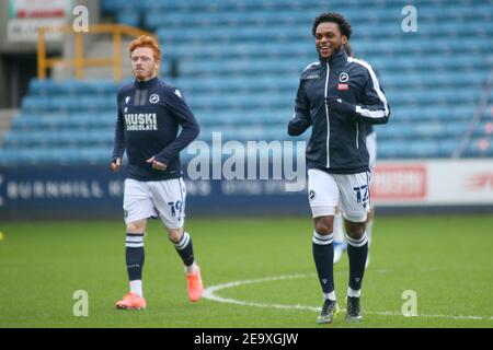 LONDON, ENGLAND. FEB 6th: Mahlon Romeo von Millwall schaut während des Sky Bet Championship Matches zwischen Millwall und Sheffield Mittwoch in Den, London am Samstag, 6th. Februar 2021. (Quelle: Federico Maranesi, Mi News) Stockfoto