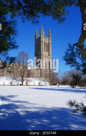 PRINCETON, NJ -4 FEB 2021- Blick auf den Cleveland Glockenspielturm am historischen Graduate College auf dem Campus der Princeton University, New Jersey, UN Stockfoto