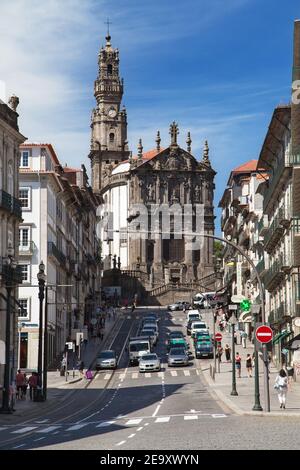 Porto, Portugal - 24. August 2020: Clerigos Kirche in Porto, Portugal. Stockfoto