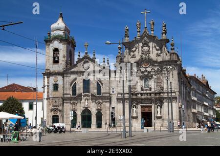 Porto, Portugal - 24. August 2020: Carmo- und Carmelitas-Kirchen in Porto, Portugal. Stockfoto