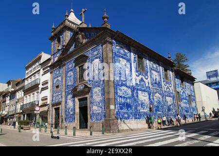 Porto, Portugal - 24. August 2020: Kapelle der Seelen in Porto, Portugal. Stockfoto