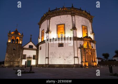 Kloster Serra do Pilar bei Nacht, Vila Nova de Gaia, Portugal. Stockfoto