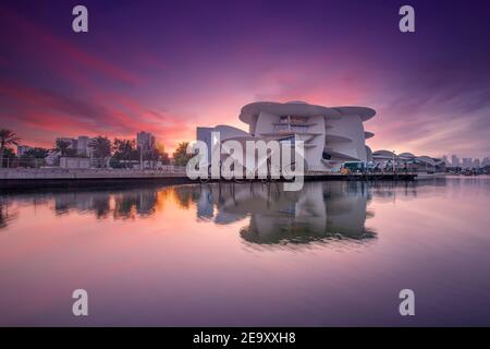 Sonnenuntergang bei Qatar National Museum Stockfoto
