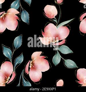 Nahtloses Muster mit roten Blüten und goldenen Details. Aquarellblumen auf schwarzem Hintergrund. Stockfoto