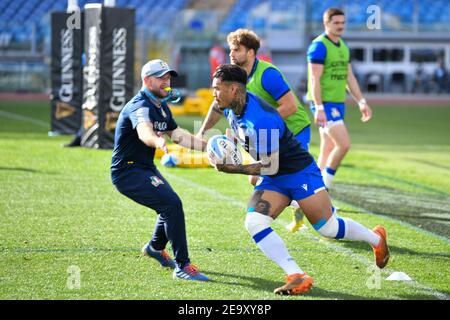 Rom, Italien. Februar 2021, 6th. Rom, Italien, Stadio Olimpico, 06. Februar 2021, Montanna Ioane (Italien) während Italien gegen Frankreich - Rugby Six Nations Spiel Credit: Carlo Cappuccitti/LPS/ZUMA Wire/Alamy Live News Stockfoto