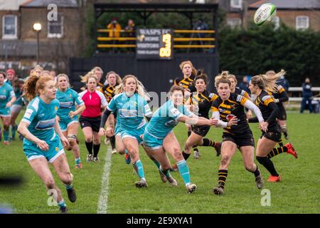 London, Großbritannien. Februar 2021, 06th. Action vom Allianz Premier 15s Spiel zwischen Wasps Ladies und Worcester Warriors Women in der Twyford Avenue in London. Kredit: SPP Sport Presse Foto. /Alamy Live Nachrichten Stockfoto