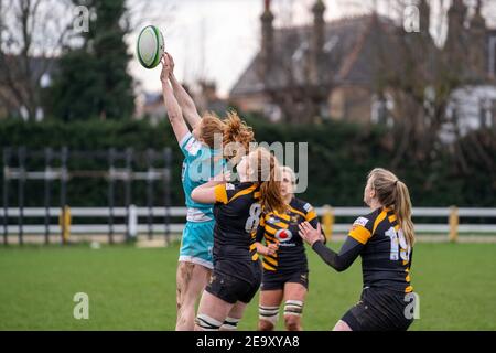 London, Großbritannien. Februar 2021, 06th. Action vom Allianz Premier 15s Spiel zwischen Wasps Ladies und Worcester Warriors Women in der Twyford Avenue in London. Kredit: SPP Sport Presse Foto. /Alamy Live Nachrichten Stockfoto