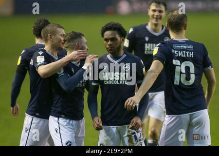 LONDON, ENGLAND. FEB 6th: Mahlon Romeo von Millwall feiert nach dem Tor während der Sky Bet Championship Spiel zwischen Millwall und Sheffield Mittwoch in Den, London am Samstag, 6th. Februar 2021. (Quelle: Federico Maranesi) Quelle: MI News & Sport /Alamy Live News Stockfoto