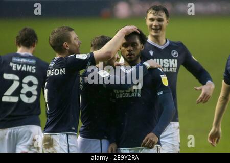 LONDON, ENGLAND. FEB 6th: Mahlon Romeo von Millwall feiert nach dem Tor während der Sky Bet Championship Spiel zwischen Millwall und Sheffield Mittwoch in Den, London am Samstag, 6th. Februar 2021. (Quelle: Federico Maranesi) Quelle: MI News & Sport /Alamy Live News Stockfoto