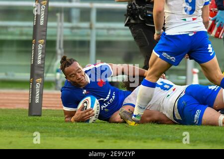 Rom, Italien. Februar 2021, 6th. Rom, Italien, Stadio Olimpico, 06. Februar 2021, Teddy Thomas (Frankreich) im Versuch während Italien gegen Frankreich - Rugby Six Nations Spiel Credit: Carlo Cappuccitti/LPS/ZUMA Wire/Alamy Live News Stockfoto