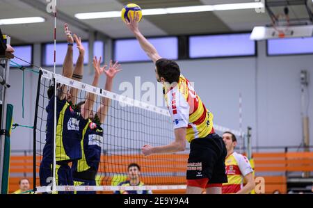 Karlsruhe, Deutschland. 03rd Mai 2021. Jens Sandmeier (15/SSC KA). GES/Volleyball/2. Bundesliga-Geklagt: Baden Volleys SSC Karlsruhe - SV Schwaig, 06.02.2021 - zur weltweiten Nutzung Quelle: dpa/Alamy Live News Stockfoto