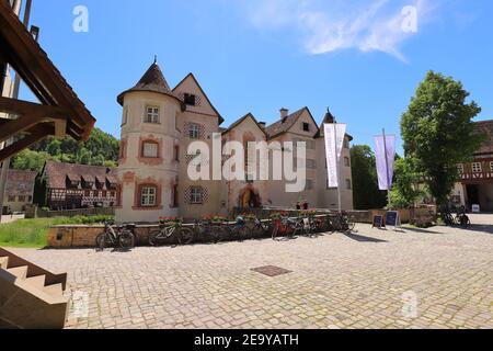 DEUTSCHLAND, ROTTWEIL, SULZ AM NECKAR, GLATT, 02. JUNI 2019: Das Wasserschloss in Glatt ist ein beliebtes Ausflugsziel Stockfoto