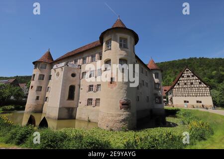 DEUTSCHLAND, ROTTWEIL, SULZ AM NECKAR, GLATT, 02. JUNI 2019: Wasserschloss in Glatt Stockfoto