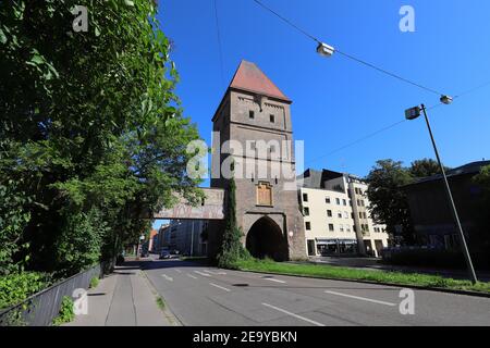 DEUTSCHLAND, AUGSBURG - 18. AUGUST 2019: Das Vogeltor in Augsburg Stockfoto