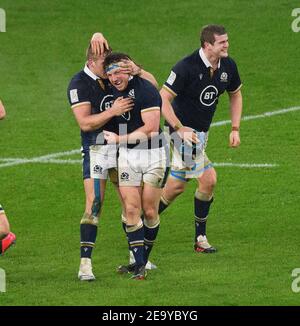 Twickenham, Großbritannien. Februar 2021, 06th. Twickenham Stadium, London 6th Feb 2021 Schottland feiert Sieg über England bei der letzten Pfeife Bildquelle: Kredit: Mark Pain/Alamy Live Nachrichten Stockfoto