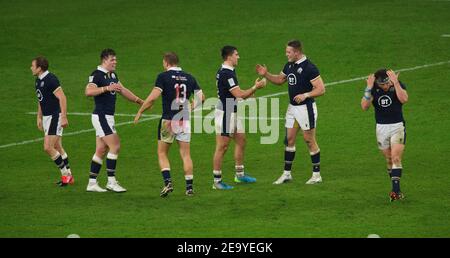 Twickenham, Großbritannien. Februar 2021, 06th. Twickenham Stadium, London 6th Feb 2021 Schottland feiert Sieg über England bei der letzten Pfeife Bildquelle: Kredit: Mark Pain/Alamy Live Nachrichten Stockfoto