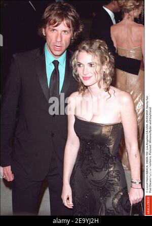 © Lionel Hahn/ABACA. 24626-102. Los Angeles-CA-USA. 25/03/2001. Vanity Fair Post Oscars Party bei morton's. Im Bild: Winona Ryder und Freund Stockfoto