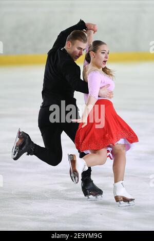 Natalie TASCHLEROVA & Filip TASCHLER aus Tschechien treten am 06. Februar 2021 in Egna/Neumarkt, Italien, beim Senior Ice Dance Rhythm Dance an der ISU Egna Dance Trophy 2021 in der Wurth Arena an. Quelle: Raniero Corbelletti/AFLO/Alamy Live News Stockfoto