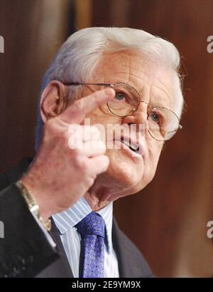 Sen. Edward Kennedy (D-Mass.) spricht am 12. Januar 2005 in Washington DC, USA, zu einem Mittagessen im National Press Club über "A Democratic Blueprint for America's Future". Foto von Olivier Douliery/ABACA. Stockfoto