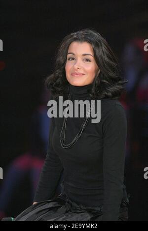 Die französische Sängerin Jenifer Bartoli tritt bei der Feier des 20. Geburtstages des Zenith for France 2 auf, die Daniela Lumbroso am 14. Januar 2005 überreicht hat. Foto von Jean-Jacques Datchary/ABACA Stockfoto