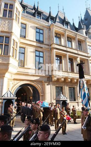 Die Beerdigung der Großherzogin Charlotte von Luxemburg am 15. Januar 2005 in Luxemburg. Die Großherzogin starb am 10. Januar 2005 im Alter von 77 Jahren an Lungenkrebs. Foto von Klein-Nebinger/ABACA. Stockfoto