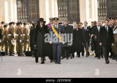 Kronprinz Philippe und Kronprinzessin Mathilde von Belgien nehmen am 15. Januar 2005 an der Beerdigung der Großherzogin Charlotte von Luxemburg Teil. Die Großherzogin starb am 10. Januar 2005 im Alter von 77 Jahren an Lungenkrebs. Foto von Klein-Nebinger/ABACA. Stockfoto