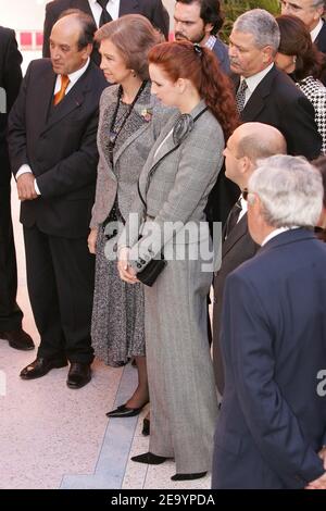 Prinzessin Lalla Salma von Marokko und Königin Sofia von Spanien besuchen am 19. Januar 2005 am letzten Tag eines dreitägigen Staatsbesuchs von König Juan Carlos und Königin Sofia von Spanien ein Rehabilitationszentrum für junge Menschen in Tanger-Marokko. Foto von Abd Rabbo-Nebinger/ABACA. Stockfoto