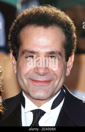 Tony Shalhoub kommt bei der Annual Screen Actors Guild Awards Zeremonie 11th an, die am Samstag, den 5. Februar 2005 im Shrine Auditorium in Los Angeles stattfand. Foto von Nicolas Khayat/ABACA. Stockfoto