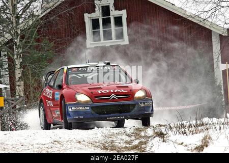 Der französische Fahrer Sebastien Loeb, Citroen Xsara WRC während der schwedischen Rallye am 11. Februar 2005 in Schweden. Foto von Jean-Marc Pastor/Cameleon/ABACA. Stockfoto