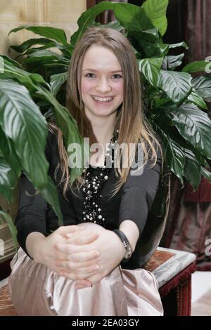 EXKLUSIV. Die französische Schauspielerin Sara Forestier im Hotel Coste in Paris, Frankreich, am 17. Februar 2005. Foto von Laurent Zabulon/ABACA. Stockfoto