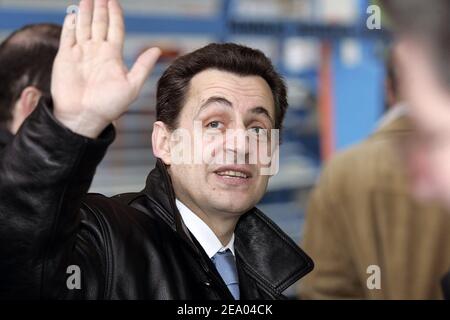 Der französische Präsident der UMP (Union pour un Mouvement Populaire), Nicolas Sarkozy, war am 24. Februar 2005 im Rahmen eines zweitägigen Arbeitsbesuchs in der Region in Tarbes, Südwestfrankreich. Foto von Patrick Bernard/ABACA. Stockfoto