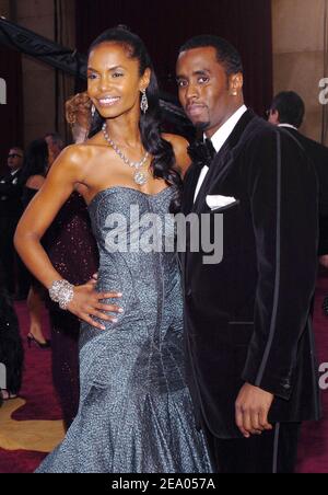 Sean 'P. Diddy' Combs und Kim Porter kommen zu den Annual Academy Awards 77th, die am 27. Februar 2005 im Kodak Theatre in Hollywood, CA, verliehen werden. Foto von Hahn-Khayat-Nebinger/ABACA Stockfoto