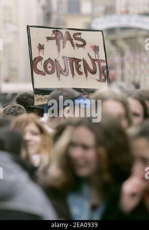 7000 Schüler demonstrieren in den Straßen von Bordeaux gegen das neue Gesetz des französischen Bildungsministers Francois Fillon über die Reform der französischen Schule am 8. März 2005. Foto von Patrick Bernard/ABACA. Stockfoto