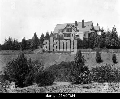 Rückansicht von PICKFAIR das legendäre Hollywood Home of DOUGLAS FAIRBANKS SR und MARY PICKFORD ein 15 Acre Anwesen in Beverly Hills Los Angeles Foto um 1921 Stockfoto