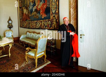 Der Staatssekretär des Vatikans, Kardinal Angelo Sodano, im Vatikan am 4. Februar 2005.Foto: Eric Vandeville/ABACAPRESS.COM Stockfoto