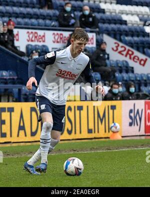 Preston, Großbritannien. Februar 2021, 06th. Anthony Gordon #42 von Preston North End mit dem Ball in Preston, UK am 2/6/2021. (Foto von Simon Whitehead/News Images/Sipa USA) Quelle: SIPA USA/Alamy Live News Stockfoto