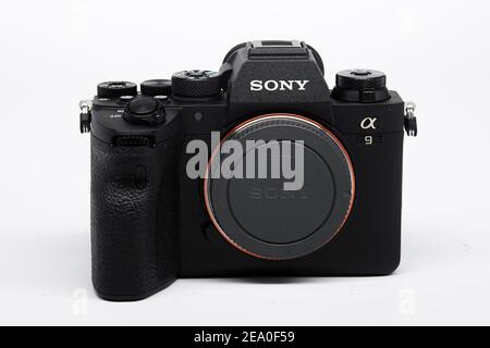 Detailansicht einer Sony Alpha A9 II 24,2MP Kamera mit Mirrorless Wechselobjektiv. Stockfoto